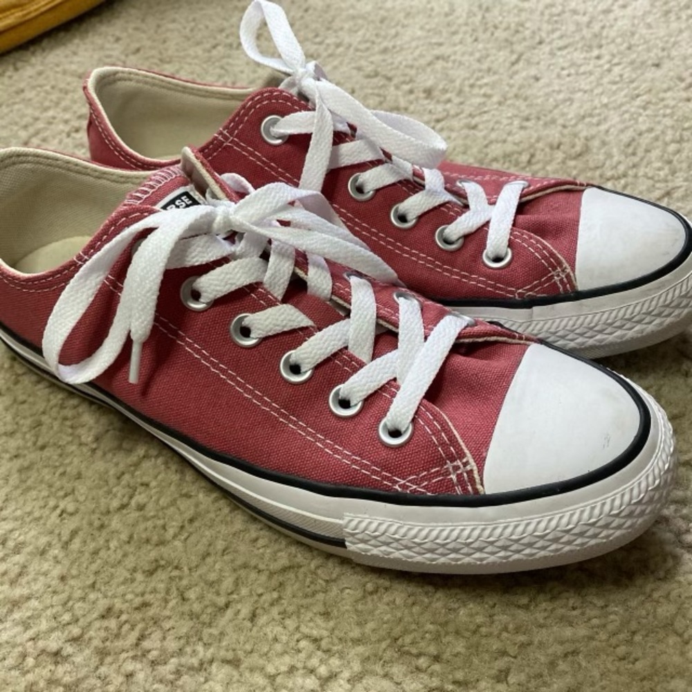 Pink low top converse